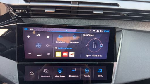 Peugeot 308 1.6 PureTech 180 Hybrid EAT8 - Allure Pack – 2022 – 42191 km – Hybride rechargeable – Boîte Automatique — photo 33