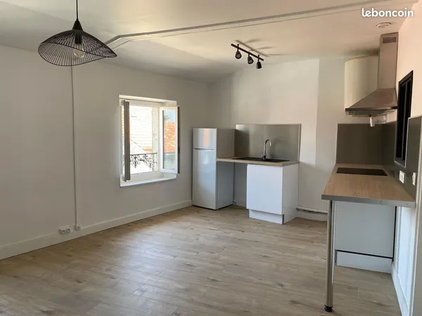 ⭐ T2 meublé 36 m² rénové - Dernier étage - Sans frais d'agence