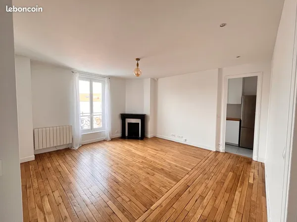 Centre Clichy proche métro appartement 3 pieces lumineux