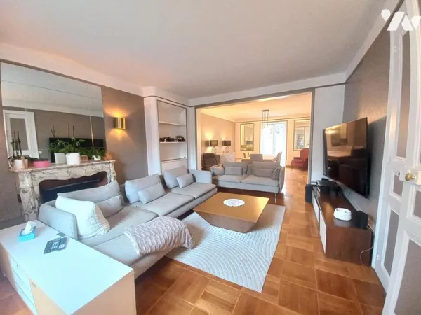 Maison 368 m²