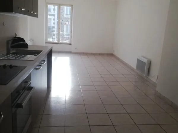 A louer grand T3 avec terrasse