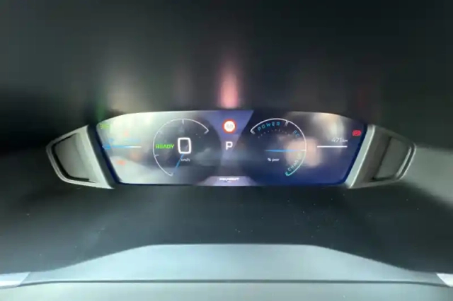 Peugeot 208 electrique 50 kwh 136ch — photo 13