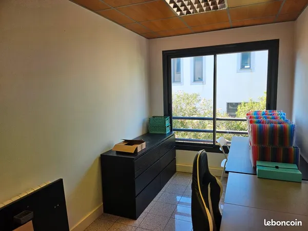 Local professionnel 12 m² - Sanary (zone Baou)