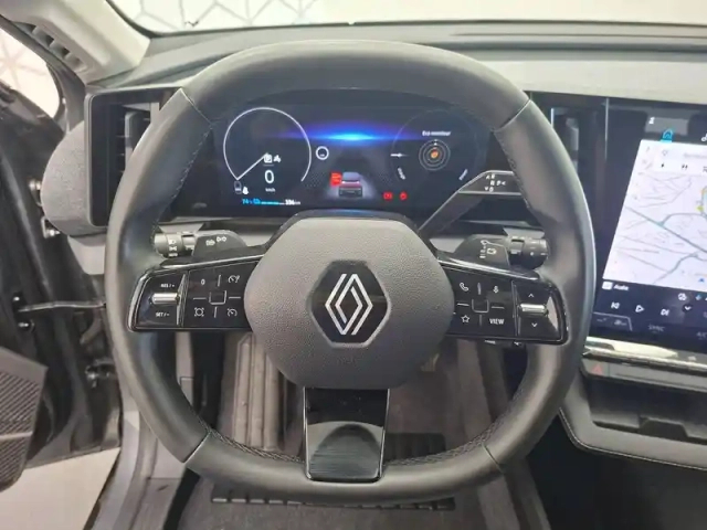 Renault Megane e-tech er ev60 130ch super charge — photo 33