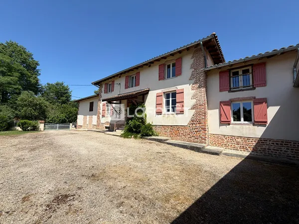 Maison 10 pièces 268 m²