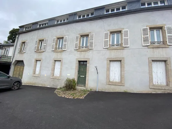 Maison 9 pièces 301 m²