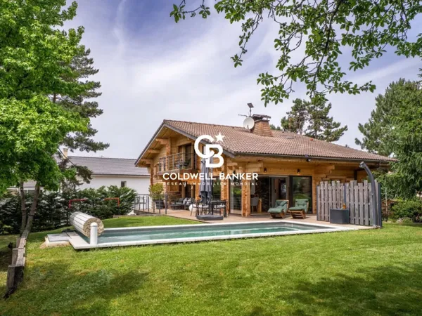 Maison chalet à Vétraz-Monthoux avec piscine chauffée, 5 chambre