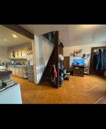 A vendre appartement au 1er étage et en duplex avec cour commune et garage 4 chambres