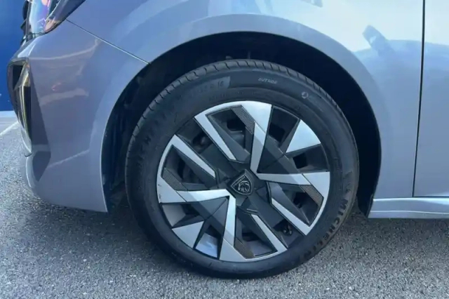 Peugeot 208 100 s&amp;s bvm6 — photo 27