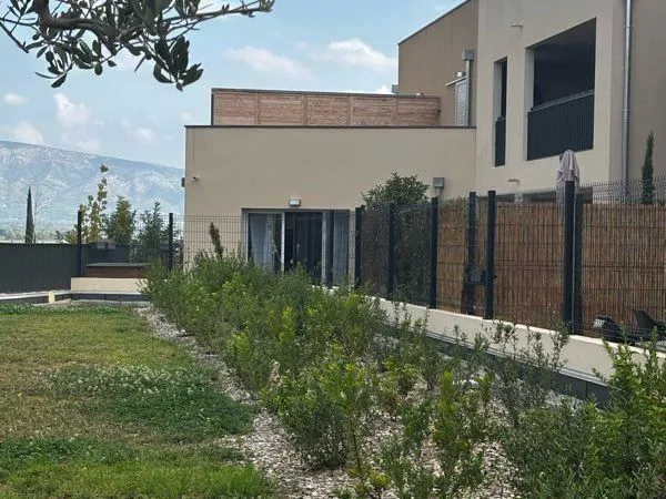 Appartement T4 en rez-de-chaussée avec vue Sainte Victoire Trets