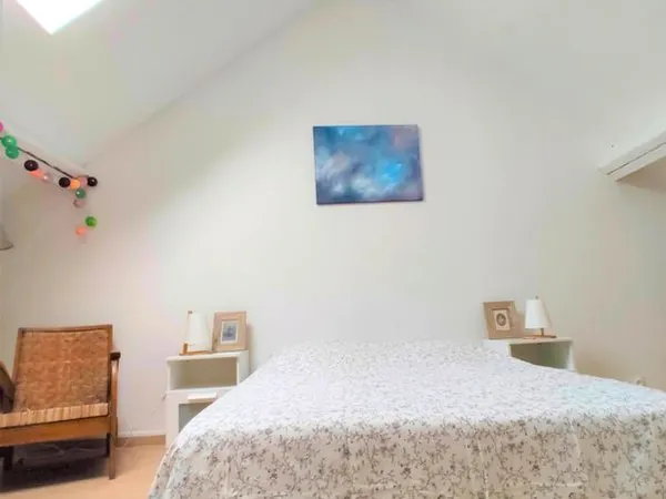 Chambre 24 m2 au sol 300 m gare