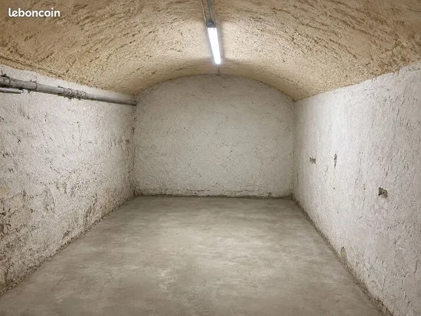 Caves / Stockages / Box sécurisés dès 40 euros par mois — rue Nationale, Villefranche-sur-Saône