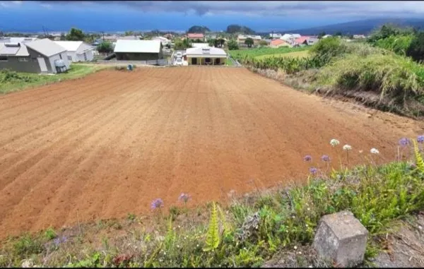 Terrain 758 m²