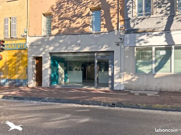 Local commercial 76 m² MARSEILLE