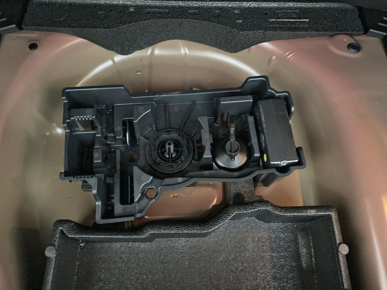 Peugeot 2008 hybrid 145 ch e-dcs6 allure — photo 16