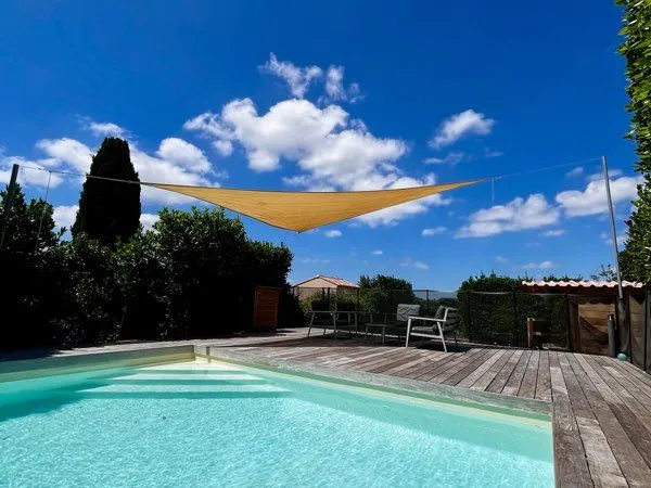 Maison 150 m2 piscine terrain de boule dans les vignes