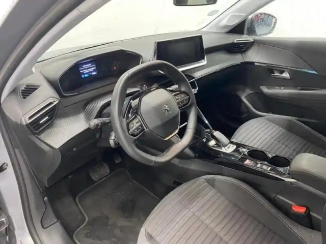 Peugeot 208 e- 136ch style — photo 9
