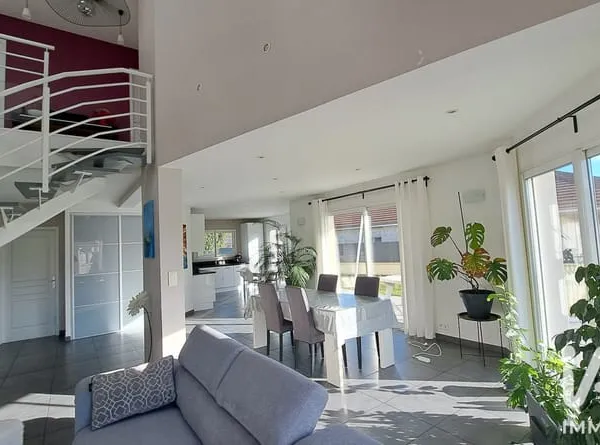 Maison 5 pièces 158 m²