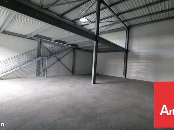 LOCAL D'ACTIVITE 259 m² POITIERS