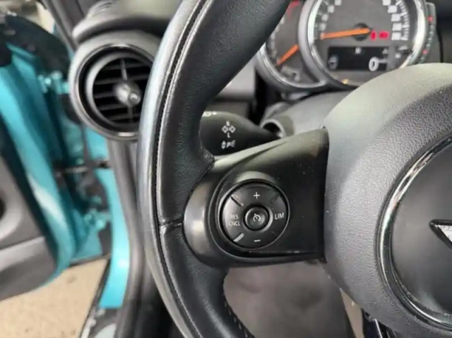 Mini Mini cabrio cooper 136ch chili — photo 10
