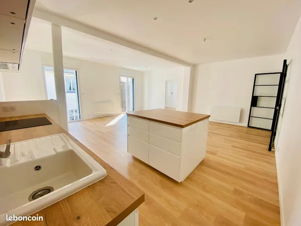 Maison appartement 4/5 chambres , grand garage, cholet
