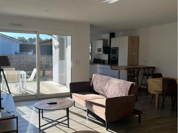 À LOUER - Maison T4 meublée de 93 m² à Azur (40140)