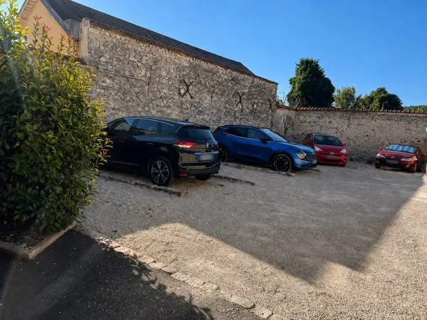 Stationnement Location Étampes   50€