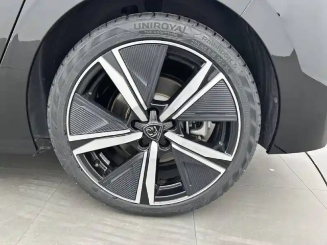 Peugeot 308 phev 180 e-eat8 — photo 42