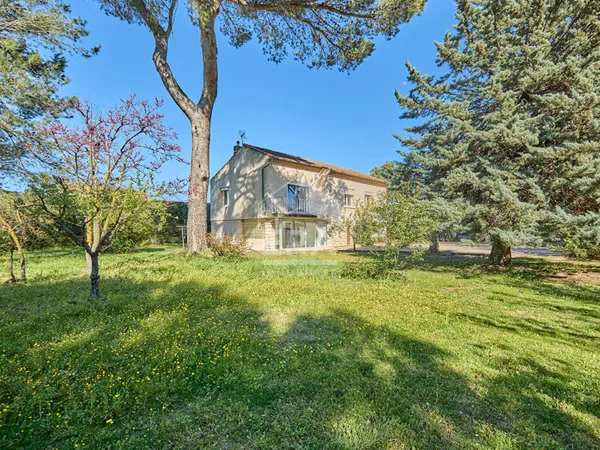 Maison 4 pièces 180 m²