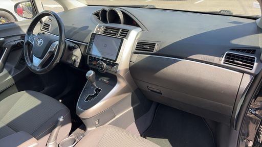Toyota Verso 2.2 D-4D 150 A 5pl - Skyview – 2014 – 113971 km – Diesel – Boîte Automatique — photo 28
