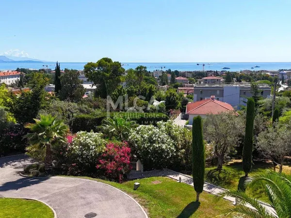 Appartement 4 pièces 157 m²