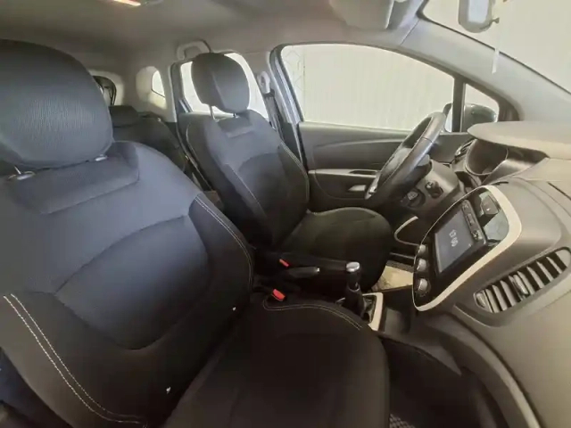 Renault Captur dci 90 e6c — photo 11