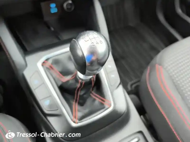 Ford Kuga 2.0 ecoblue 150 mhev bvm6 st-line — photo 24