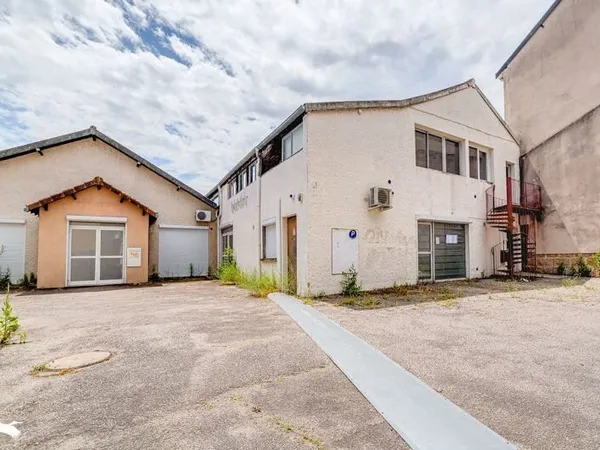 Bien immobilier de rendement Vente Saint-Junien   452790€