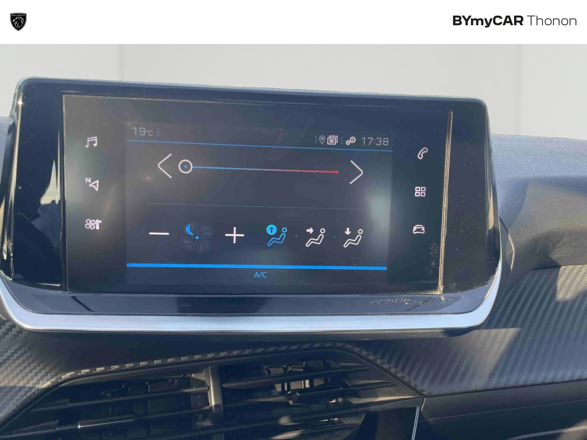 Peugeot 208 PURETECH 75 S&amp;S BVM5 — photo 21