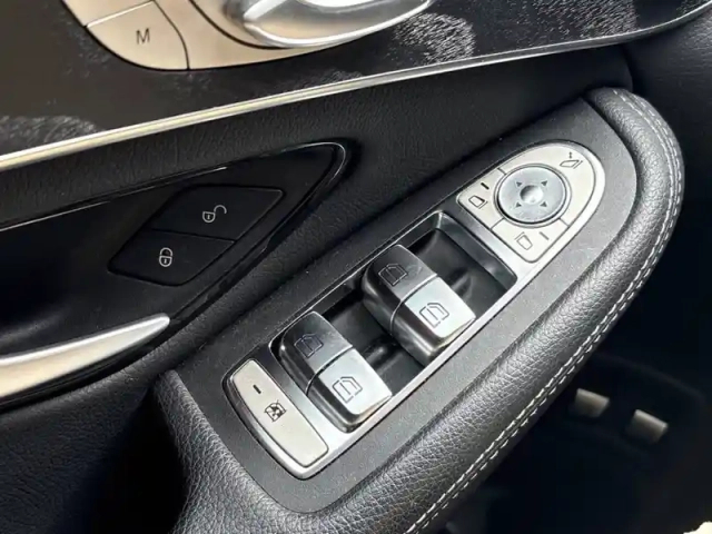 Mercedes Glc coupé 300 e 9g-tronic 4matic — photo 21