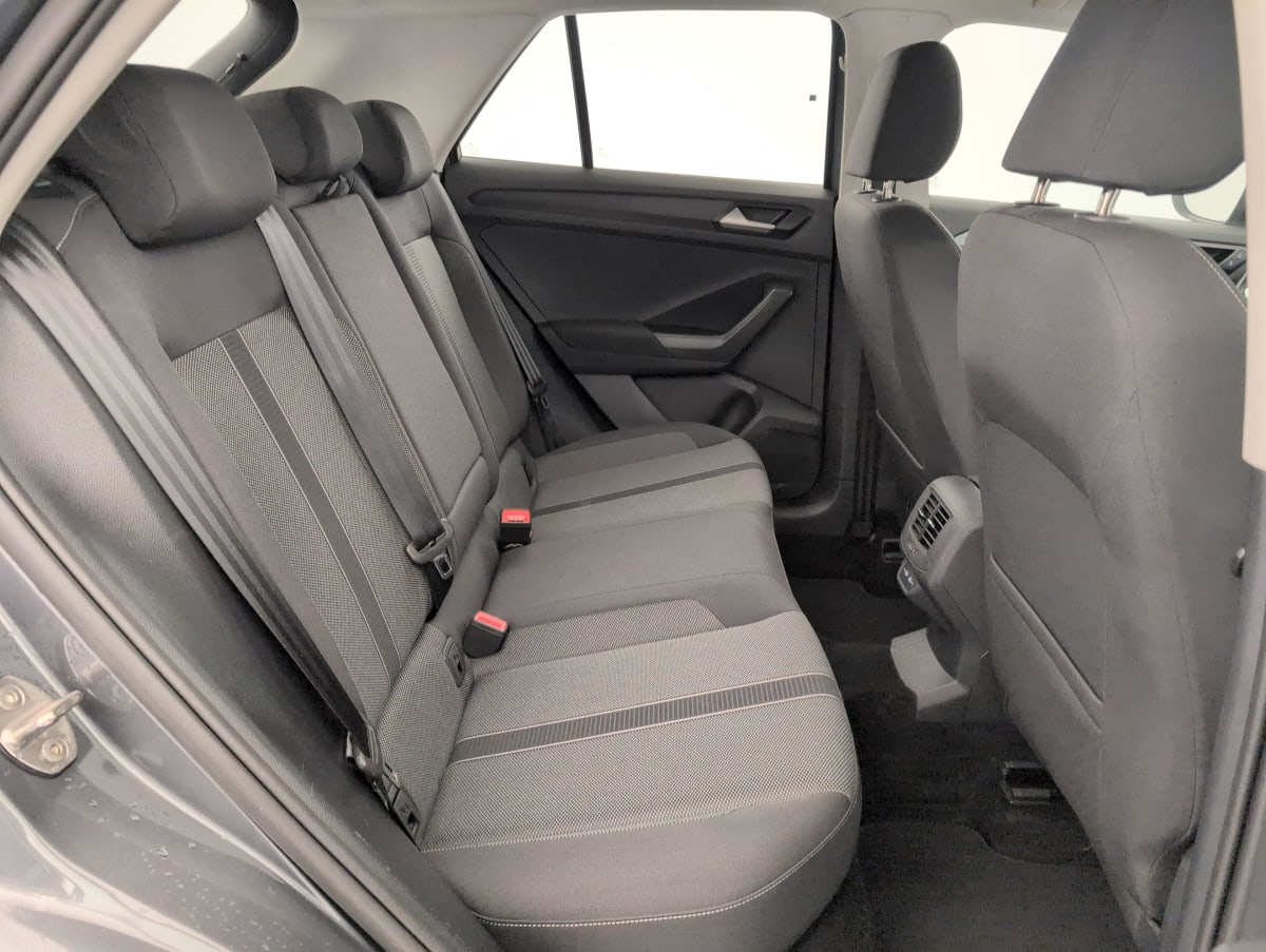 Volkswagen T-Roc — photo 10