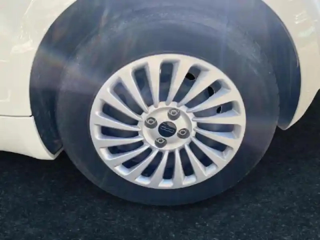 Fiat 500 e 95ch action — photo 11