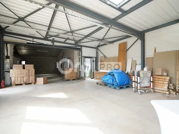 Local d'activité 180 m²