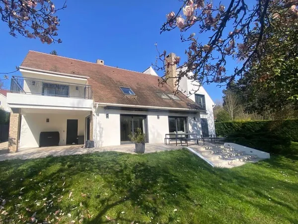 Maison 6 pièces 230 m²