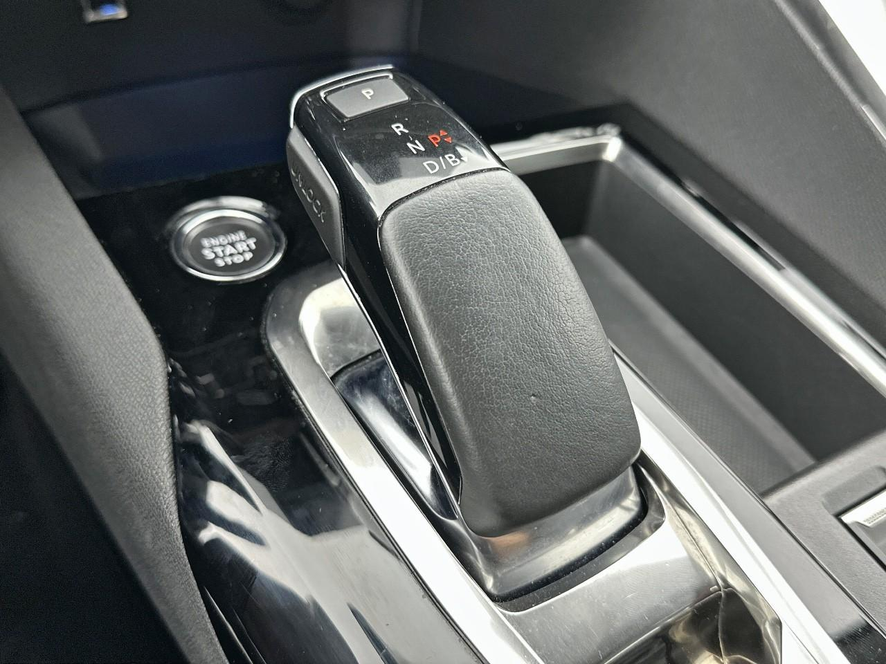 Peugeot 3008 hybrid 225 e-eat8 allure — photo 30