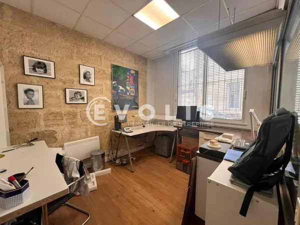 Locaux commerciaux - A LOUER - 73 m² non divisibles