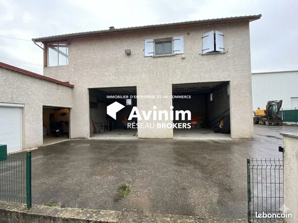 Local 178 m² Échirolles