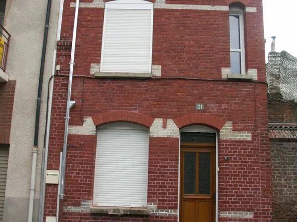Petite maison de ville sans cour ni jardin