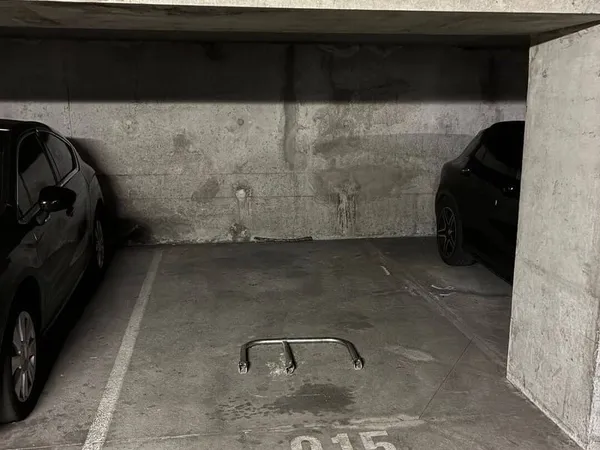 Parking 13 m²