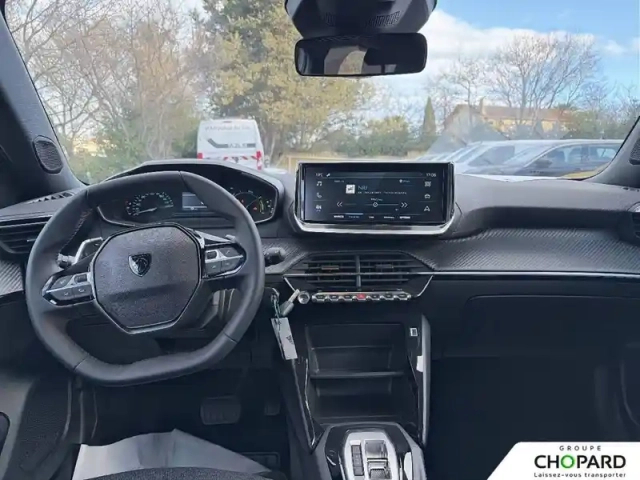 Peugeot 2008 hybrid 145 e-dcs6 — photo 32