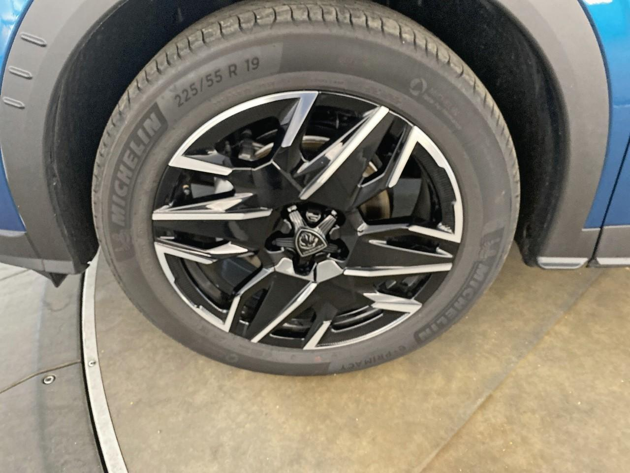 Peugeot 3008 hybrid 145 e-dcs6 allure — photo 11