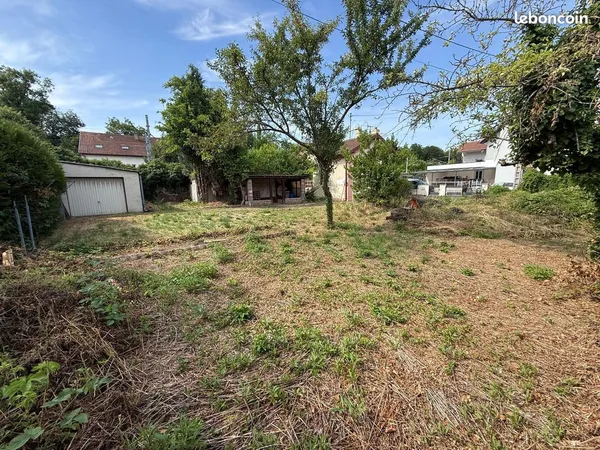 Terrain de 9,30 ares avec maison à démolir ou à rénover intégralement - Riedisheim
