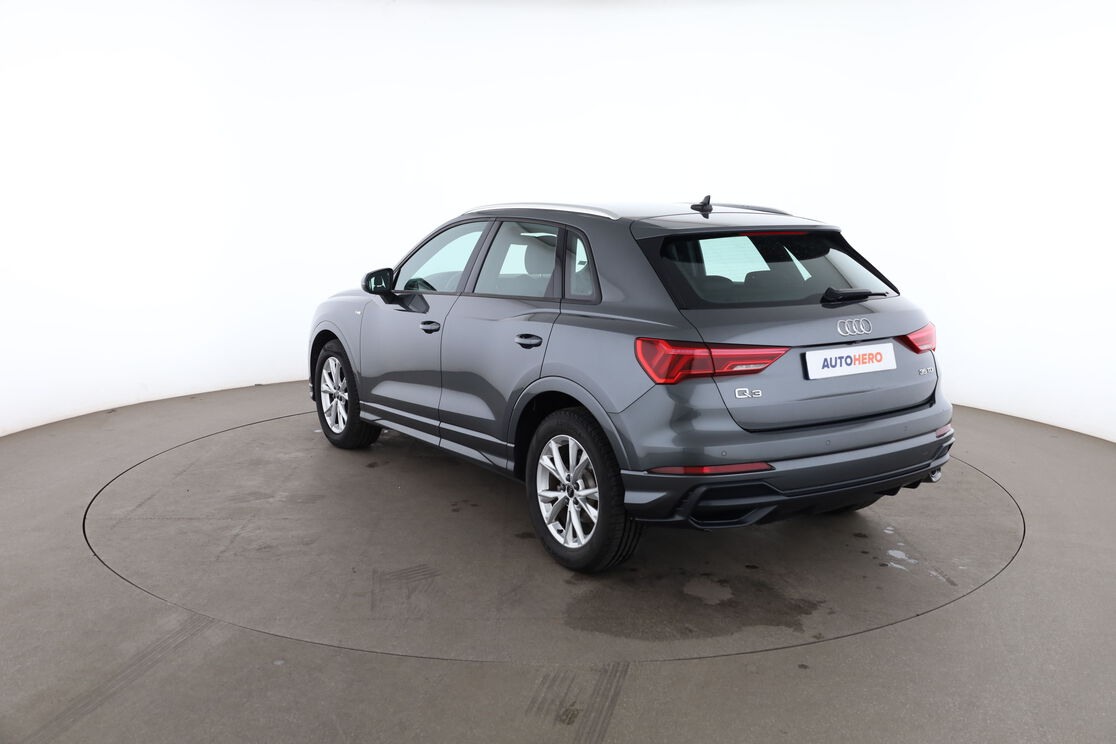 Audi Q3 35 TDI S Line S Tronic 7 — photo 3