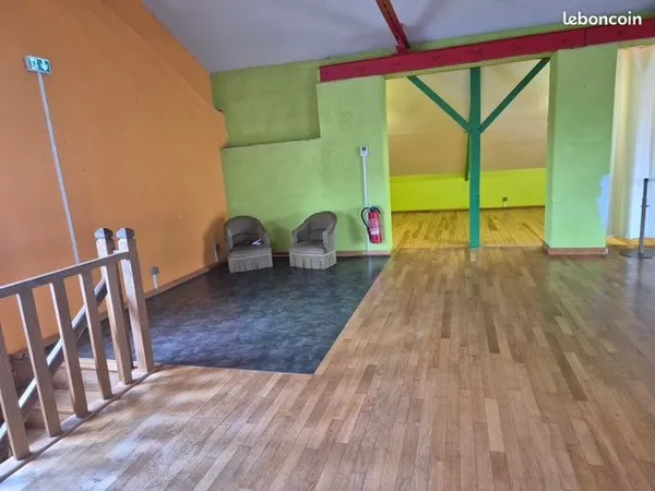 SALLE DE DANSE 250m²